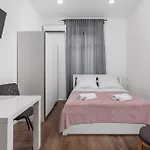 Apartman & Dream *